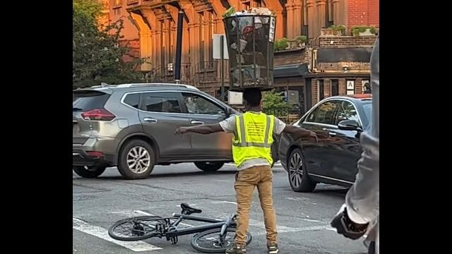 �Х�󥹴����������롢�˥塼�衼�������ݺ�Ȱ�