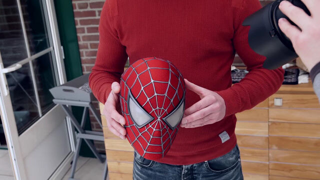サム・ライミ版「スパイダーマン」のマスクを本気で作る職人技が凄すぎる