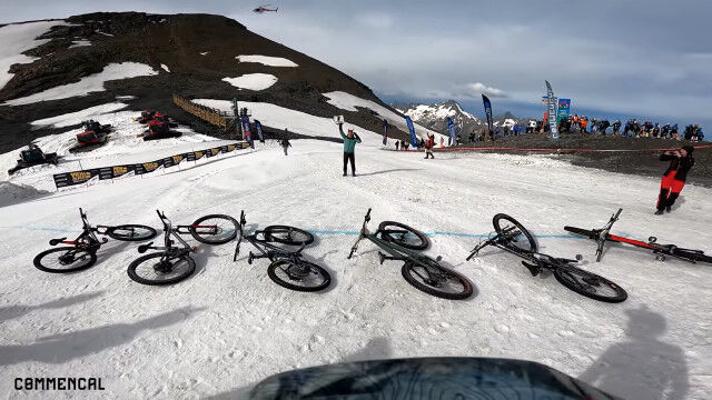 地獄のような山道を最速で駆け下りる、自転車レース「マウンテン・オブ・ヘル 2021」優勝者のヘッドカム映像