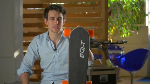 重さわずか4キログラム！ちょっとした移動に便利な電動スケートボード「Bolt」