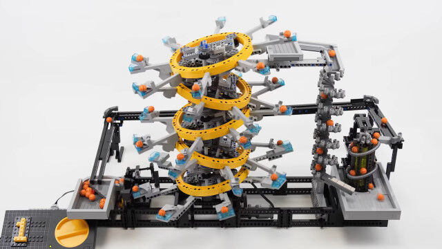 ��������󥰤�Ȥä��餻��¤�����򤤡��쥴�ǥܡ���򱿤�����