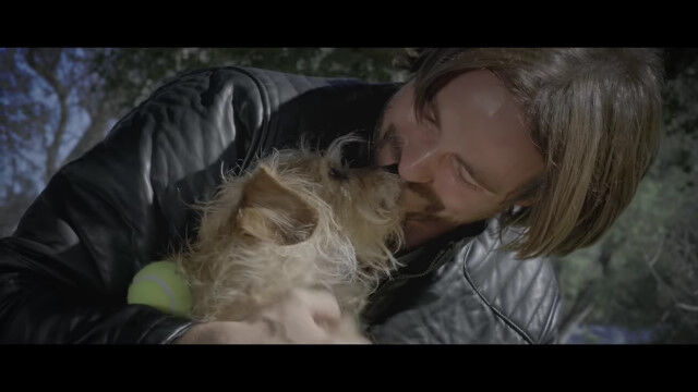 飼い主を殺された愛犬が復讐する、映画「ジョン・ウィック」のパロディ・ショートムービー Dog Wick