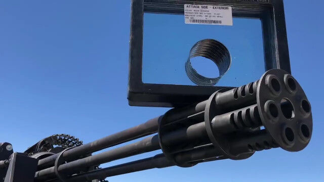 ʬ�����������ƥ��饹�򡢰���Ū�����Ϥ�20mm�Х륫��Ƿ��ȴ���Ƥߤ�