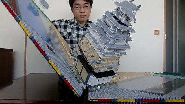 相変わらず凄すぎる!レゴで作った飛び出す絵本の姫路城