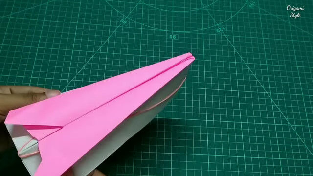 紙飛行機を飛ばせるシンプルなカタパルトの作り方