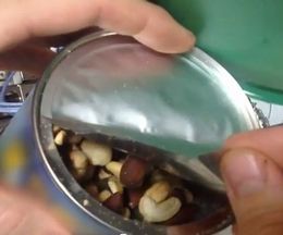 �ߥå����ʥåĤ򿩤٤롢������������ι԰٤�̵���Ϥ��Ȥʤ�����ڤ���