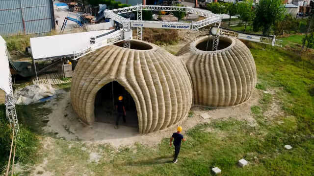 ドロバチの巣作りから発想を得た、泥を積み重ねていく3Dプリント住宅