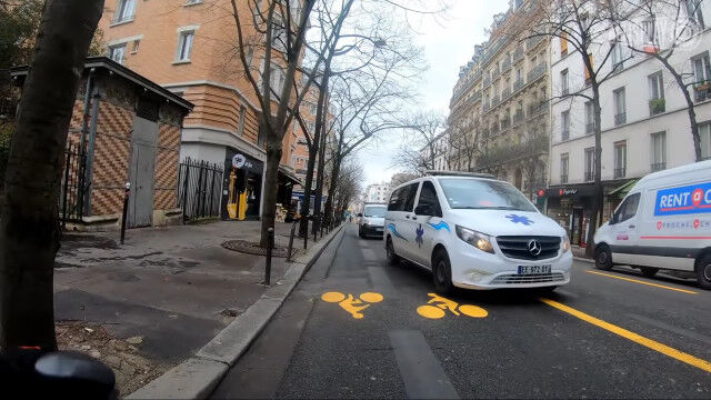 �֤�Х��ΰ�ˡ�̹Ԥ��餱���ե�󥹡��ѥ�ΥХ����졼����𤬹󤹤���