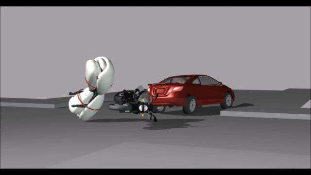 事故の衝撃でバイクのシートからエアバッグが飛び出し、ライダーを包み込む、というコンセプト