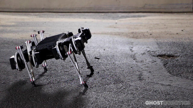 走って跳ねてよじ登る、なかなかの機動力を持った小型四足歩行ロボット Ghost Minitaur
