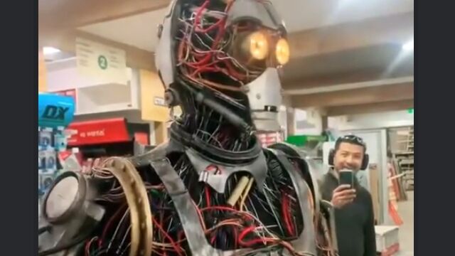 ����Ȥ������भ�Ф���C-3PO�פΥ����ץ�