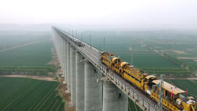 中国に建設中の世界最大の鉄道高架橋。恐ろしく高くて長くて凄い