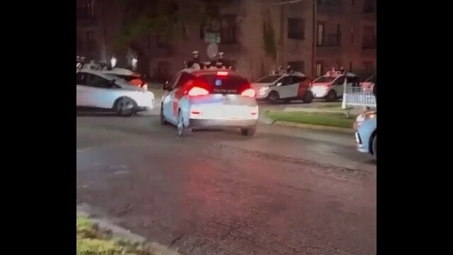 米テキサス州にて、完全自動運転車が身動き取れずにひしめき合うデッドロック状態が発生