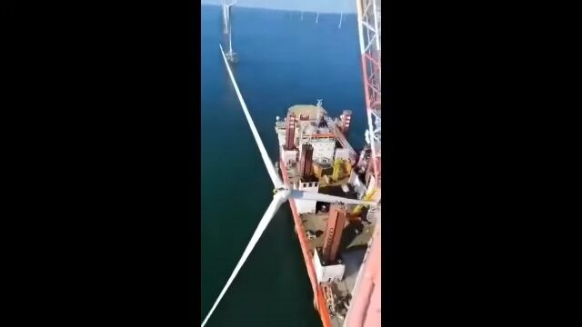 ���졼��ǰ�ư������ϥ����ӥ�Υ֥졼�ɤ򳤤���Ȥ��Ƥ��ޤ�����