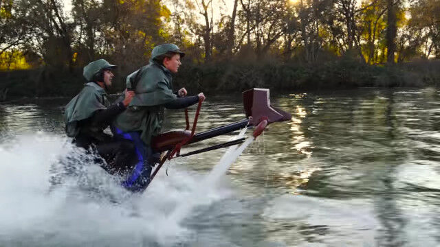 映画そのまま!スピーダー・バイクに乗って戦う、スターウォーズのショートムービー