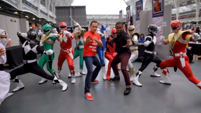 �ܵ��Υ����ץ쥤�䡼���������󽸤���Winter London Film & Comic Con 2013�פ��ͻ�