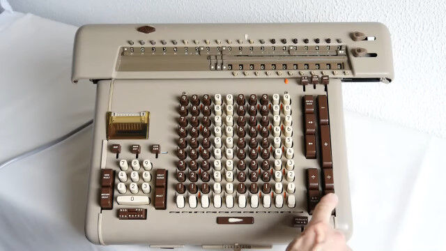 ��ư�����ǹ�˵�����������1960ǯ��˺��줿����ǽ�������׻���