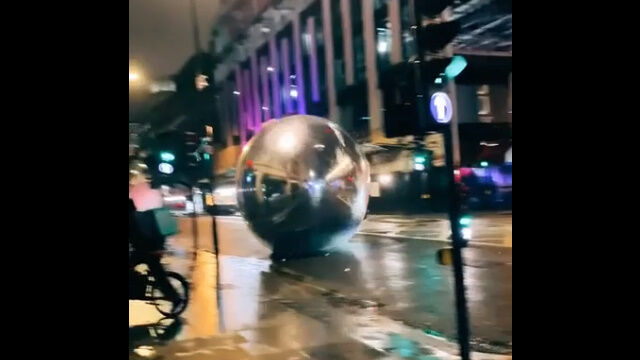 ����ʥ��ꥹ�ޥ��Υ����ʥ��Ȥ����������Ф��졢����ɥ�����̤��ž��������