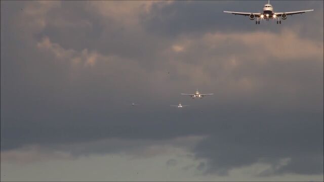 ロンドン・ヒースロー空港に次々と着陸する航空機を撮影し続けた微速度撮影映像