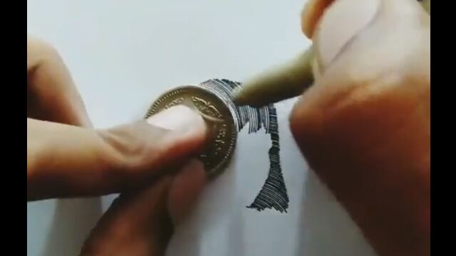 硬貨のフチを利用しながら描く、という技法