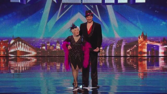 79歳のお婆ちゃんが観客を魅了!オーディション番組「Britain's Got Talent」でのパディ&ニコのサルサダンス