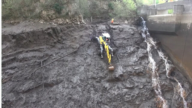 ť�Ǥ̤������޼��̤�ߤꡢ��������ݽ�����ŵ������ĥ���å��������ѥ�����M545��������­��ǰ��ꤷ����Ȥ򤹤륪�ڥ졼�������Ӥ�����