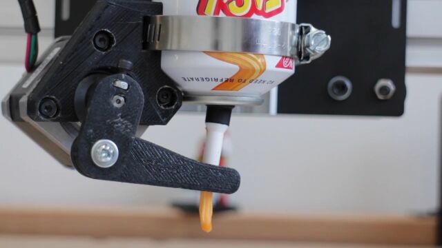 チーズを好きな形に出力する3Dプリンタを作りたいけど、実現までの道のりはまだまだ険しそう