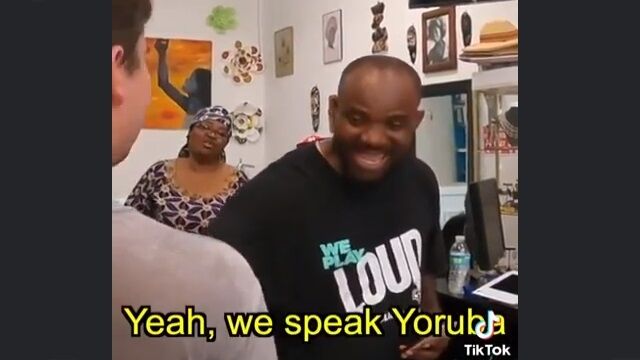 �ʥ������ꥢ�ͤ�Ź������ˡ����и���ä�����������ȿ�������դ��̤�������ǡ��쵤�˿Ƥ�����ʷ�ϵ���