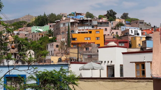 映画「リメンバー・ミー」の舞台。メキシコ、グアナファトの風景を堪能できる映像