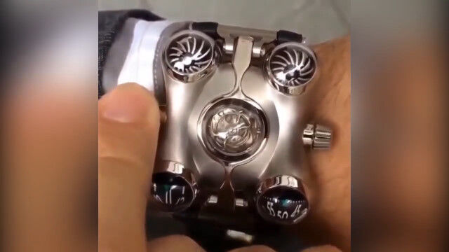 Ƭ���ȴ�����ǥ����󥻥󥹤ι���ӻ��פ�Ҳ𤷤�������