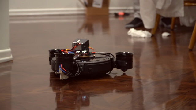 「ルンバが飛んだら便利じゃね?」 →ドローン化で世界初の空飛ぶロボット掃除機誕生