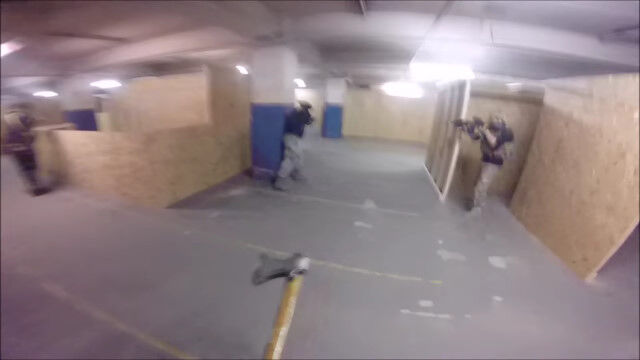 銃を相手に斧で戦う。サバゲーに斧だけで参戦した主観映像が楽しい