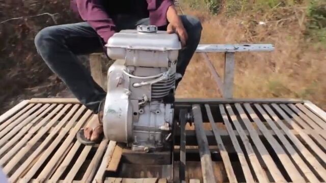 床が竹、壁も天井もないカンボジアのバンブー・トレイン