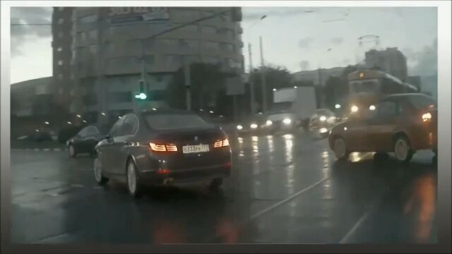 一体どこから!?突然あらわれるゴーストカーが、何度スローで確認しても不思議過ぎる