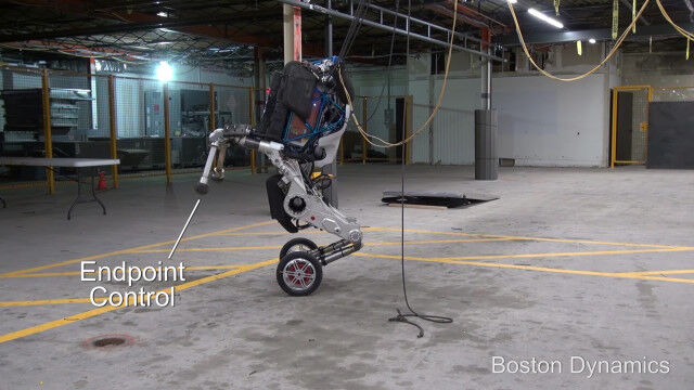 高機動かつ色々できる、ボストン・ダイナミクス社の新型ロボット「ハンドル」