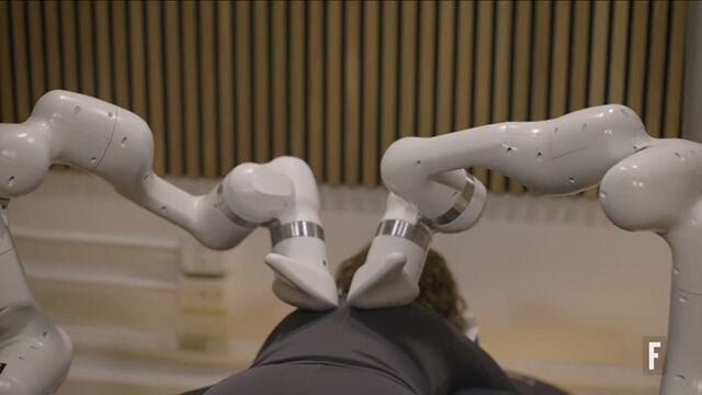 マッサージもAIにお任せする時代。ロボットアームによる絶妙な力加減でマッサージ