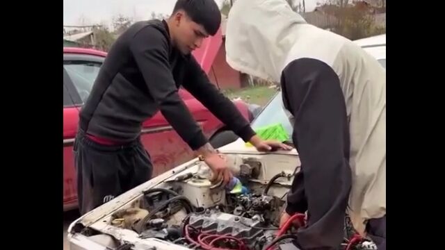 行動がいちいち裏目に出る感じの、あまりにも雑な消火活動