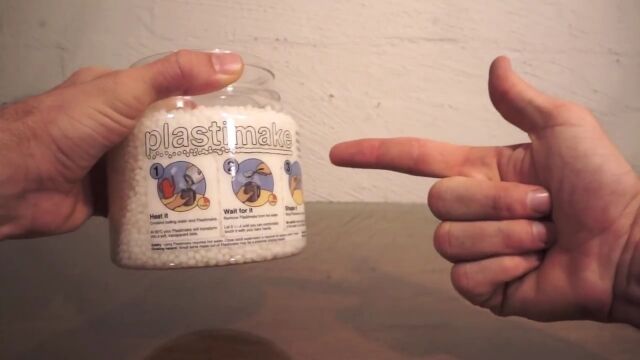 紙粘土のようにプラスチックをこねて成形できる素敵素材、プラスティメイクが便利で凄い