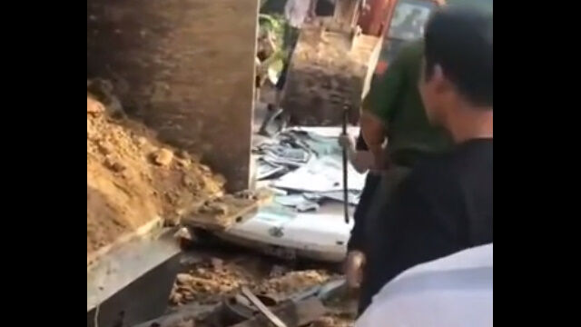 ȥåβߤǥڥ󥳤˲Ĥ֤줿󤤼֤顢Ū¸ɥ饤С