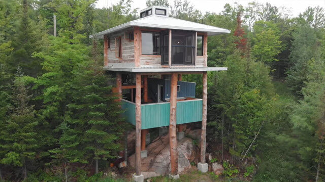 �Ѻ��������ȤäƷ��۲Ȥ����Ƥ���2�����ƤΥ������ĥ꡼�ϥ���