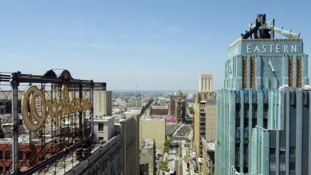 ロサンゼルス、ダウンタウン上空をランダム飛行。クアッドコプターでゆっくり撮影した映像