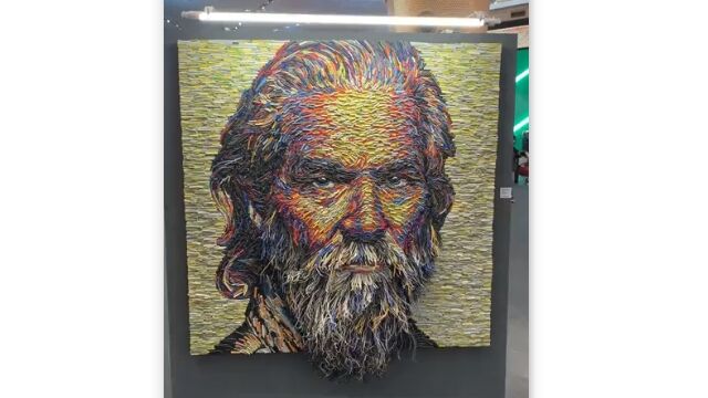 どんな素材を使っても絵は描けるものなんだと思い知らされるアート作品