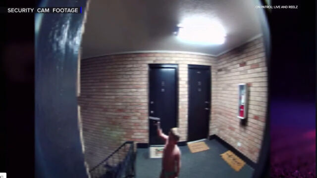 実弾が入った拳銃を幼児が手にし、オモチャのように振り回す。防犯カメラがとらえた恐ろしすぎる映像