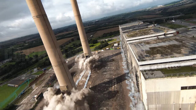 ���󥰥��ɤˤ���ȯ�Ž�����˲��Τ򡢥ɥ�����ǻ���Υ���黣��