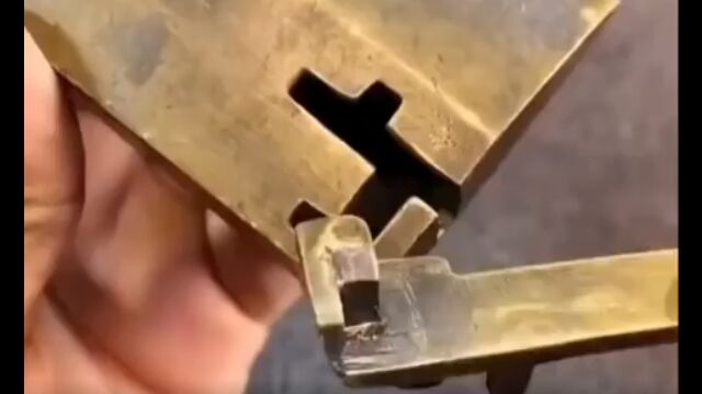 鍵の使い方にクセがある、古代中国の南京錠