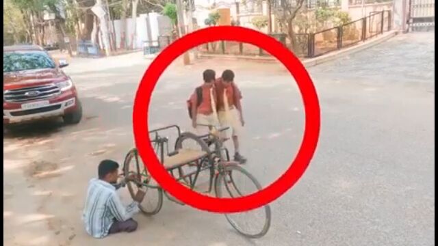 ����ɤˤơ����椮���ؼ�ž�֤�����ƺ��äƤ����������̤꤫���ä��ˤλҤ�����������