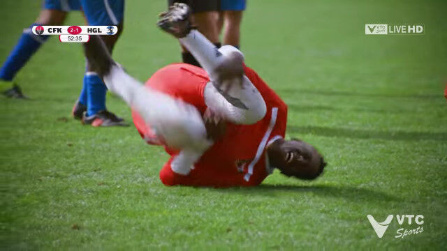 �礲�����ˤ��ä�ž���륵�å��������ͥ��ˤ�������եꥫKFC��CM