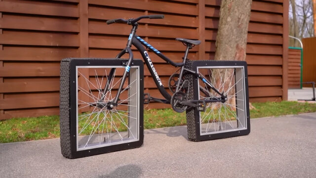 四角いタイヤが付いてるみたいなデザインが面白い自作自転車