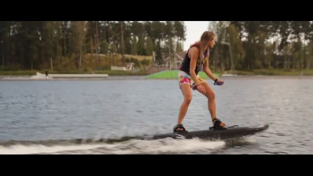 �ܡ��ɤ��Τ�Τ˿���Ϥ�Ϳ�������󥸥���ܥܡ��ɡ���ǥ��󤬳ڤ�����