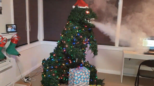 ���̤Υ��ꥹ�ޥ��ĥ꡼����Ĥޤ�ʤ����顢Ǯ�����Ǥ�������Υ��ꥹ�ޥ��ĥ꡼�ˤ��Ƥߤ�